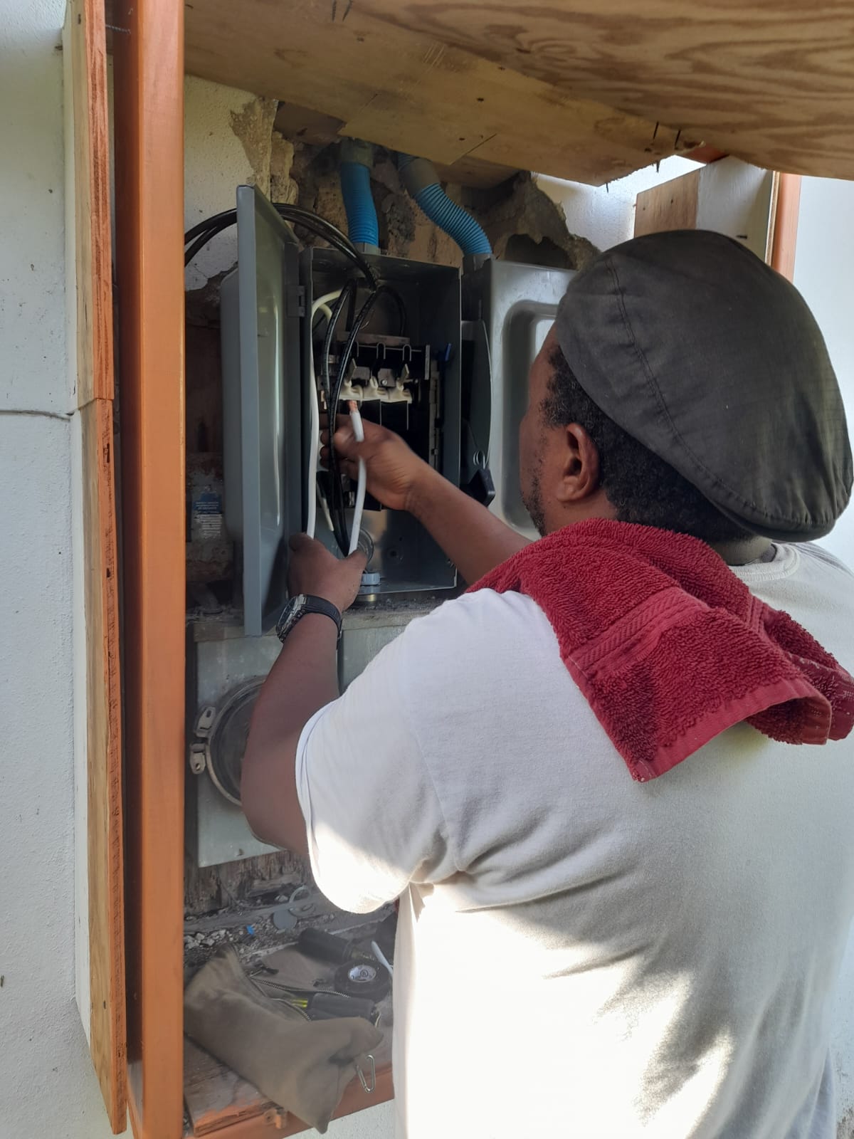Electrical panel repair Nassau