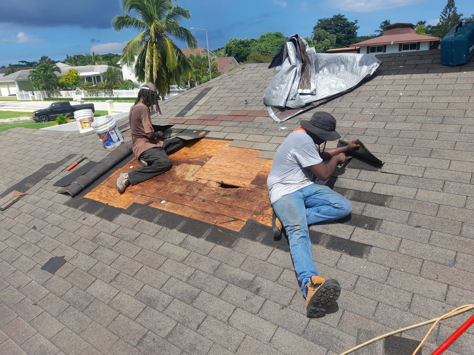 Shingling at wall edge Nassau
